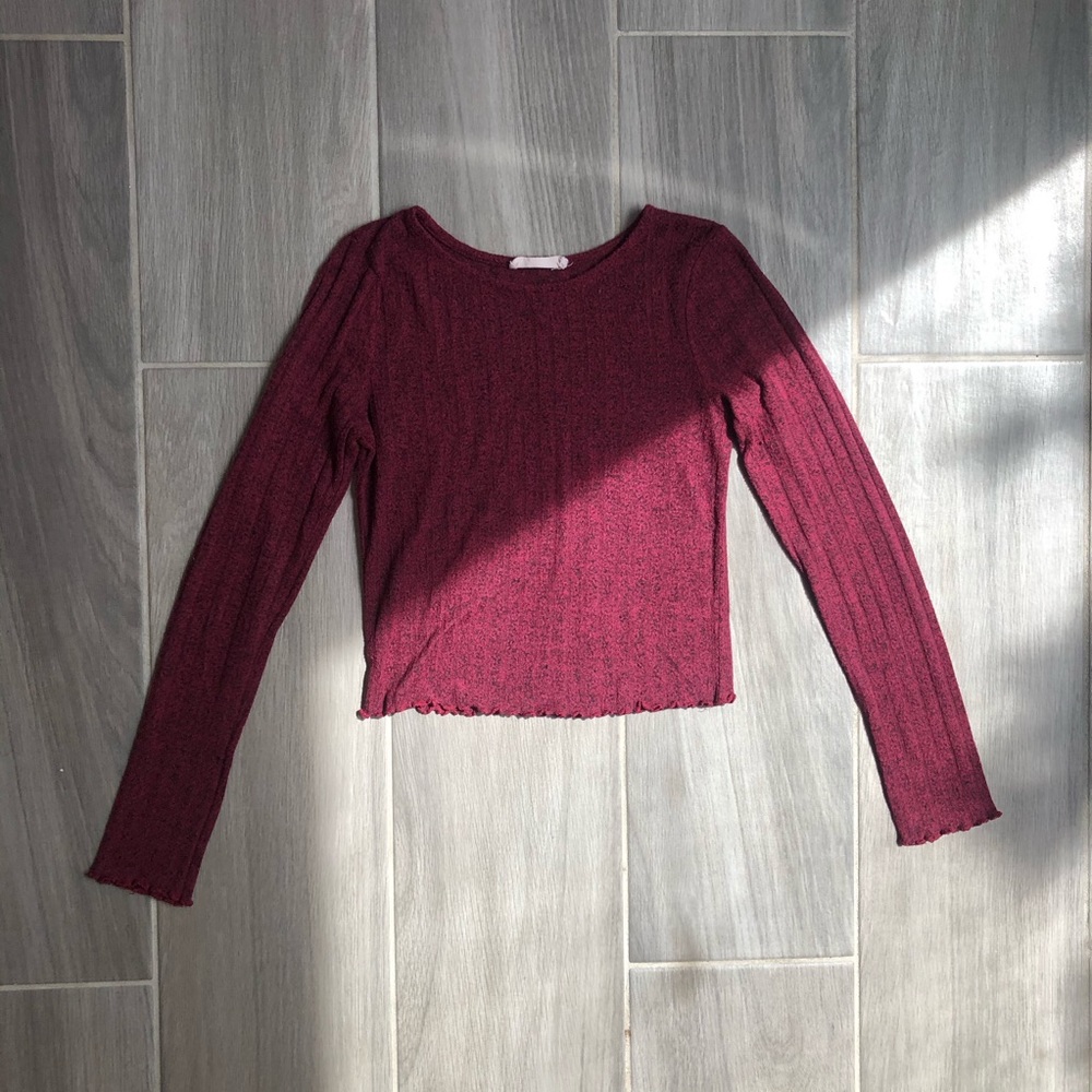 Red cropped lettuce trim top